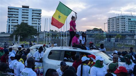 À la Une une fin de campagne électorale sous haute tension au Sénégal