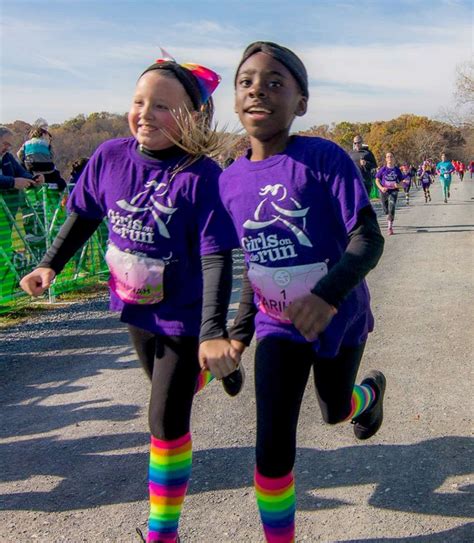 Running program empowers girls across the U.S. to lead the way - ABC News