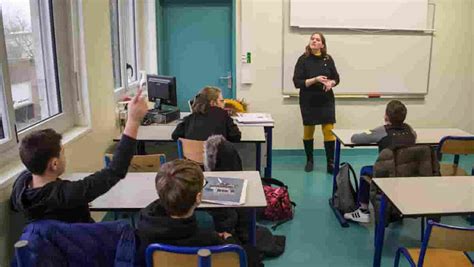 Collège Une Prof Donne Son Avis Sur La Réforme De Pap Ndiaye