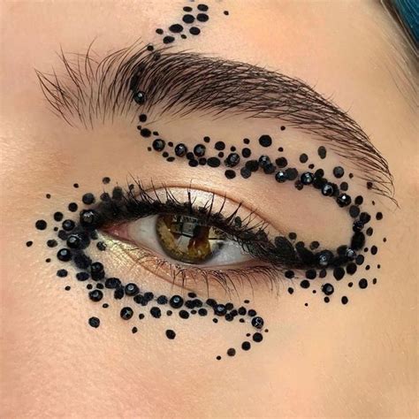 Pin de Cora em eye makeup | Ideias de maquiagem, Ideias para maquilhagem, Maquiagem para shows