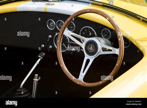 Ac cobra 427 hi-res stock photography and images - Alamy