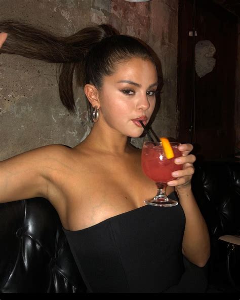 Selena Gomez Takes A Break From Social Media