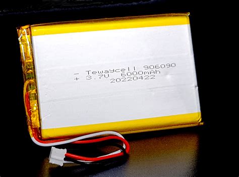 906090 Lithium Ion Polymer Battery LiPo 3 7V 6000mAh 3 Pin