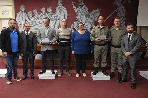 Brigada Militar realiza formatura alusiva aos 49 aniversário do 13BPM