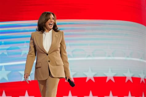 Mostly Women Donors Raise Us540 Million For Kamala Harris