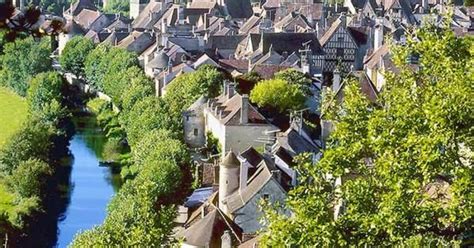 Visite De Noyers Sur Serein La Bourgogne