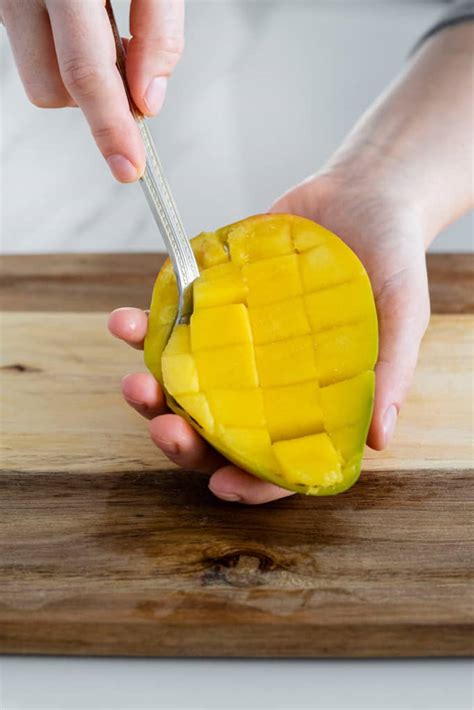 How To Properly Cut A Mango Healthy Fitness Meals