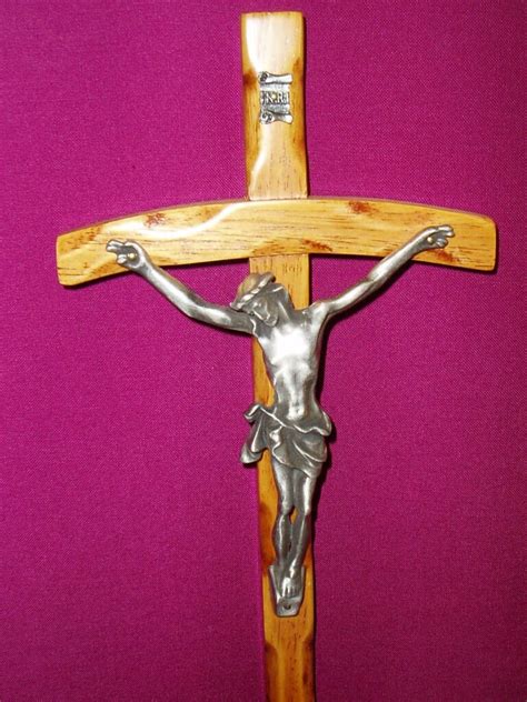 21cm Crucifix With Stand Southern Cross Church Supplies Gifts