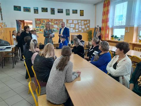 Bezpłatny laptop dla uczniów klasy IV Szkoła Podstawowa im Mikołaja