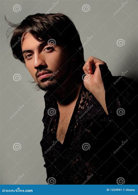 Brunette Imagen De Archivo Imagen De Morena Serio Hombre