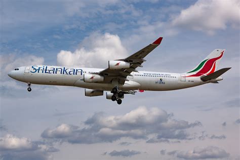 Srilankan Airlines Airbus A X R Ade Lhr Stefan