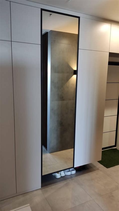 Большое зеркало в раме в интерьере коридора | Большие зеркала, Зеркало ...