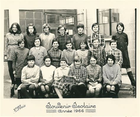 Photo de classe 5 ème de 1966 Ecole Sainte Therese Moutiers