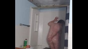 Yo duchándome XVIDEOS