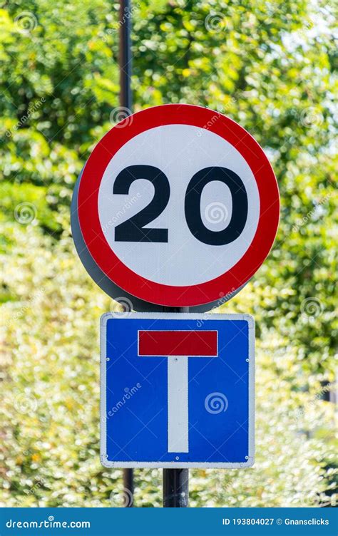 20mph Speed Limit And End Of Road Sign On A Post Stock Image Image Of