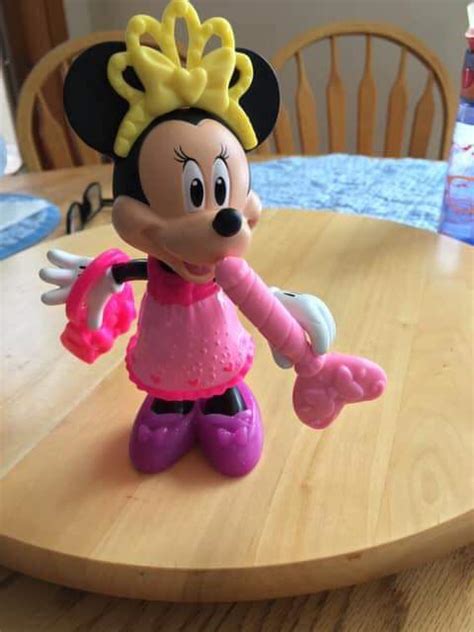 This Minnie Mouse Lollipop Looks Like A Dildo R CrappyDesign