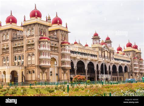 mysore palace stockfotos und bilder kaufen alamy