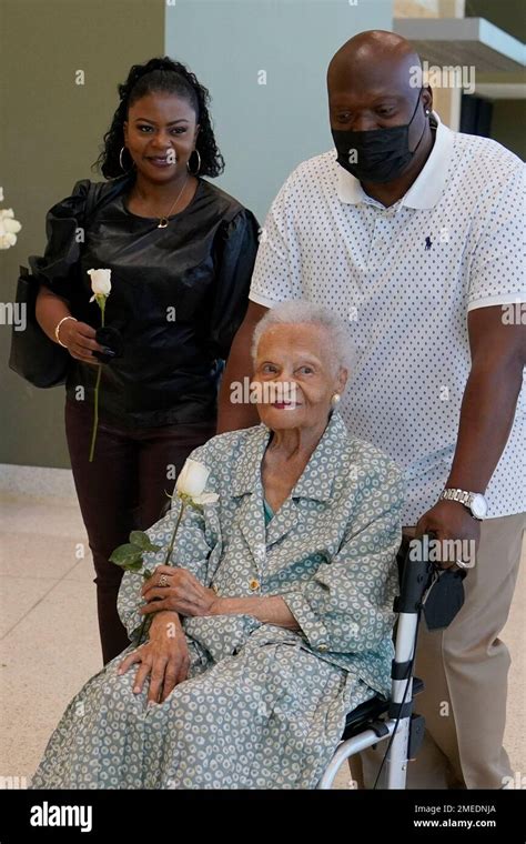 Viola Fletcher Center The Oldest Living Survivor Of The Tulsa Race