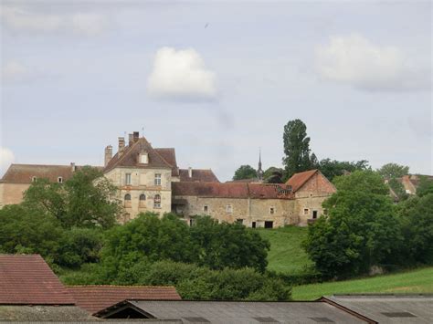 Un Vendredi Une Histoire Moutiers Saint Jean Bienvenue Au