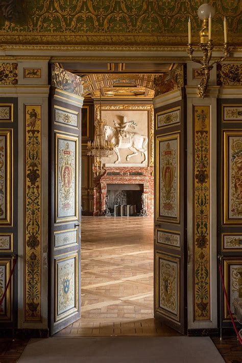 Chateau De Fontainebleau Chambre Du Roi Au XVI Henri IV Sur Son Cheval