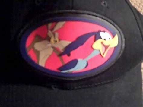 Looney Tunes Vintage Road Runner Wile E Coyote Black Snapback Cap Hat