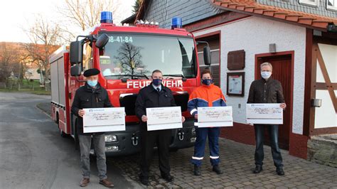 Großzügige Spende Jugendfeuerwehren bekommen 3 500 Euro regionalHeute de