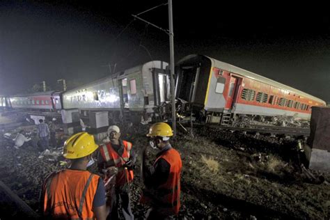 Scontro Tra Treni Strage In India Quasi Morti E Oltre