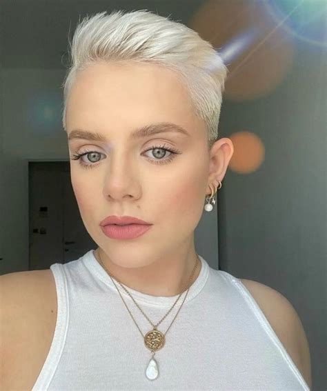 Stunning Blonde Pixie Haircuts For A Bold Look Trend Guide Divagaze