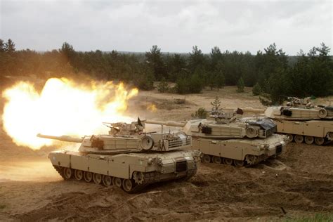 EL Ακολουθούν τα Abrams Challenger 2 ρίχνονται στο μέτωπο μετά το