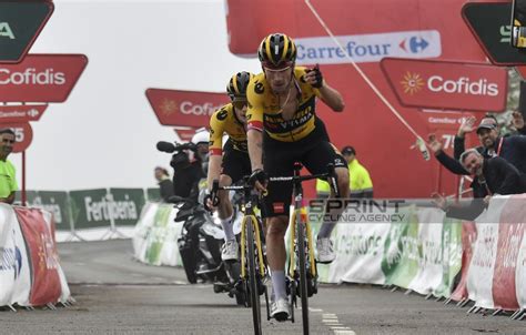 Vuelta A Espa A Altra Tripletta Jumbo Visma Roglic Vince Sull