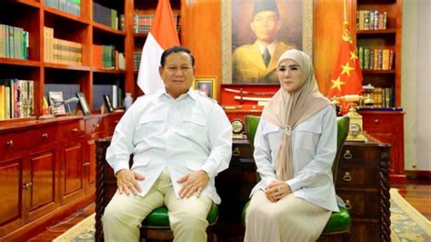 Geger Potret Mulan Jameela Bersama Prabowo Subianto Halaman