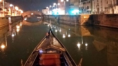 Romantici Giri In Gondola Sul Canale Di Navigazione Battaglia Nelle