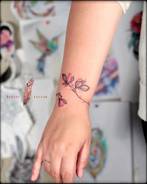 Creative Wrist Tattoos Ideas For Modern Girls