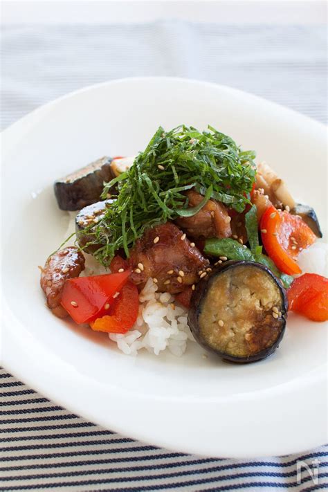 鶏肉と夏野菜のごま照り焼き丼 By Tomoko レシピサイト Nadia ナディア プロの料理家のおいしいレシピ