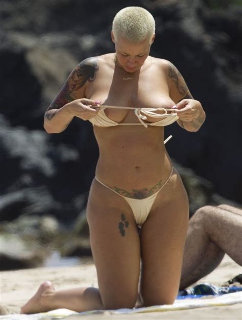 Amber Rose Pillada Haciendo Topless En Haw I La Biblioteta