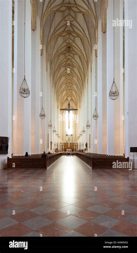 Dom Unserer Lieben Frau Fotos Und Bildmaterial In Hoher Aufl Sung Alamy