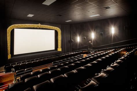 Laemmle Royal Theatres - Howard CDM