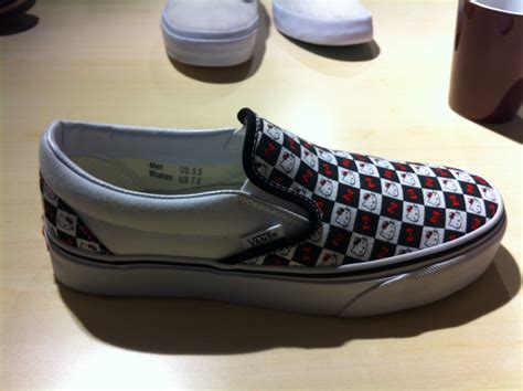 Vans x Hello Kitty - SMGLIFE