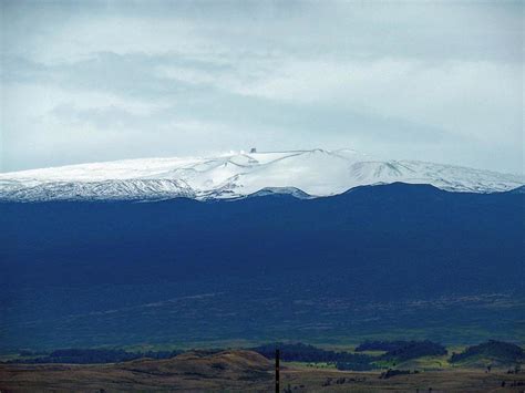 Stunning snow-blanketed Hawaii - CBS News