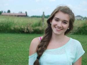 9 Hot Sexy Stephanie La Rochelle Bikini Pics