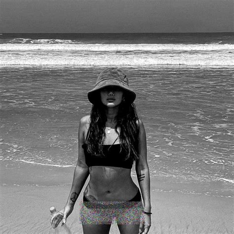 Hot Sexy Ratu Felisha Bikini Pics