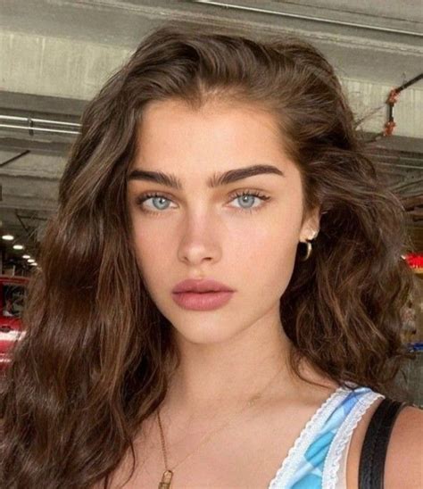 Pin By L On Looks Brown Hair Blue Eyes Brown Hair Blue Eyes Girl