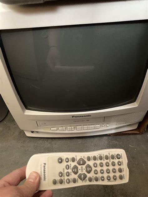 Panasonic 13 Crt Color Tv Television Vcr Vhs Tape Player Combo Pvq 1312w White For Sale Online