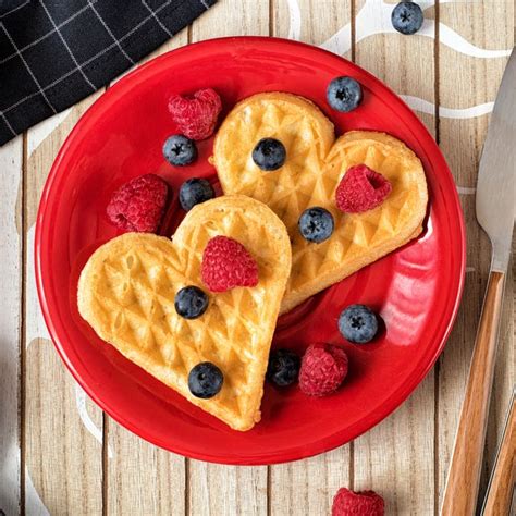 6 Best Heart-Shaped Waffle Makers 2023 - Heart Waffle Maker Reviews