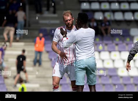 Standard S Joao Klauss De Mello And Standard S Head Coach Mbaye Leye