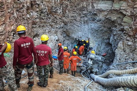 Criança de 11 anos resgatada de um poço mais de 18 metros de