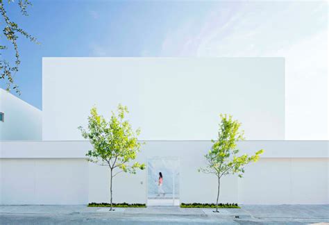 A Nude White House In Mexico Filled With Natural Light And Golden Hue To Create Your Dream House