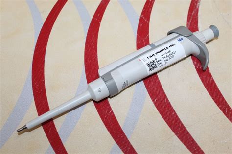 Eppendorf Research Plus Pipette 01 25 Ul Js Medical Equipment