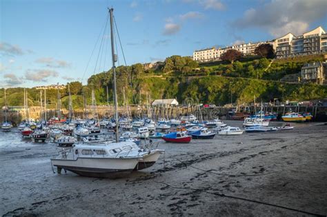 Masztowy Statek Odzie Rybackie I Jachty W Schronieniu Ilfracombe