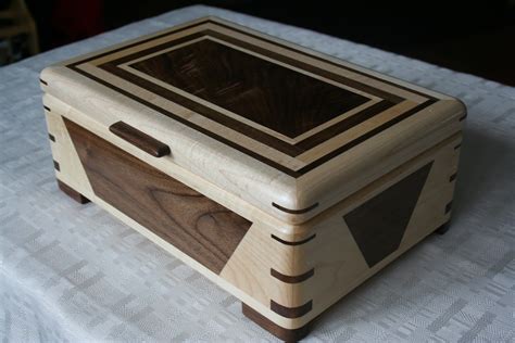 Large Figured Maple And Walnut Wood Jewelry Box 5th Anniversary Ts